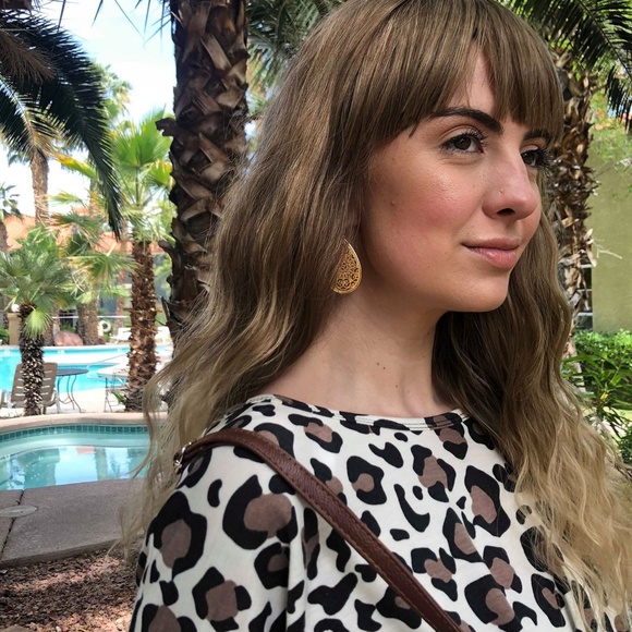 :::Only 2 LEFT::: Leopard Print Twist-Back Top - Picture 4 of 5